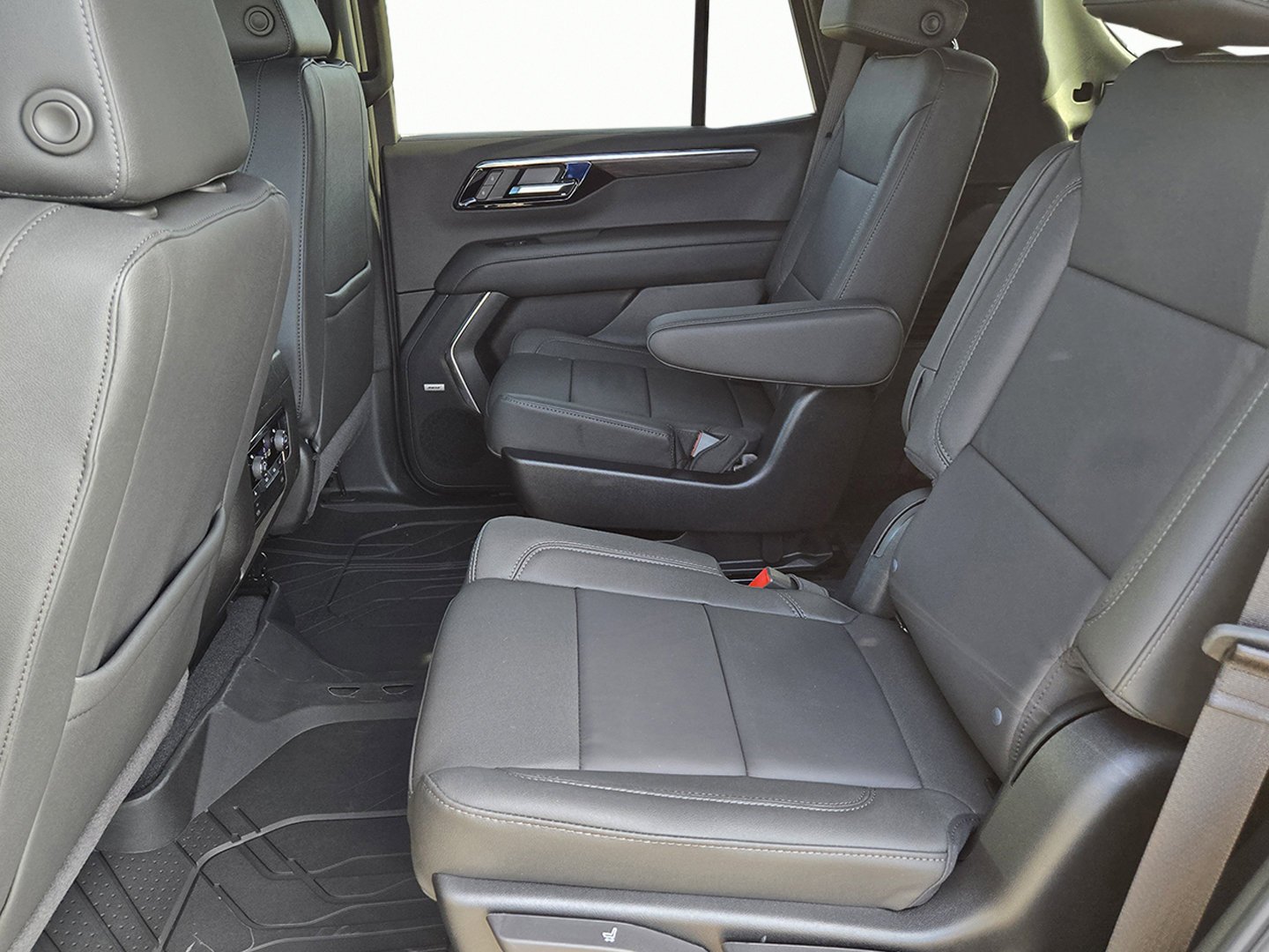2026 Chevrolet Tahoe LT - Photo 14