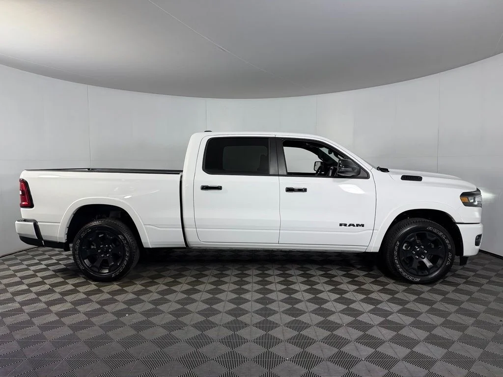 Used 2025 White Ram Big Horn/Lone Star image 5