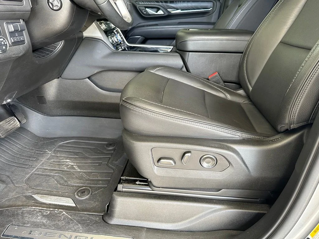 Used 2023 Silver GMC Denali image 15