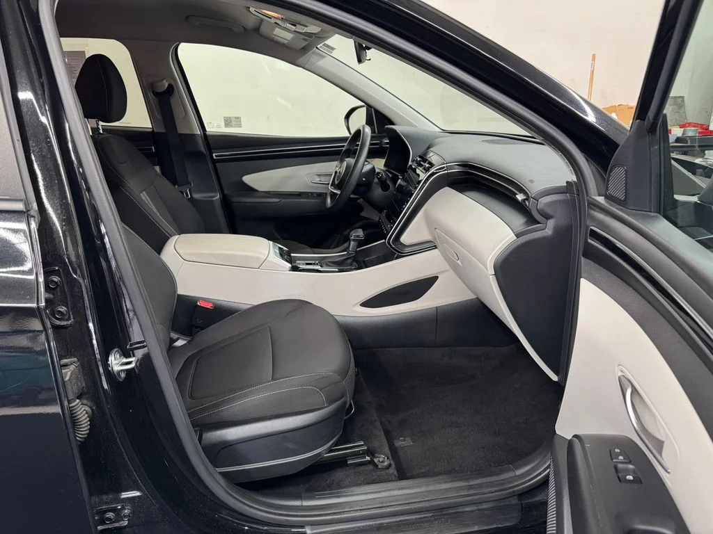 Used 2024 Black Hyundai SEL image 29