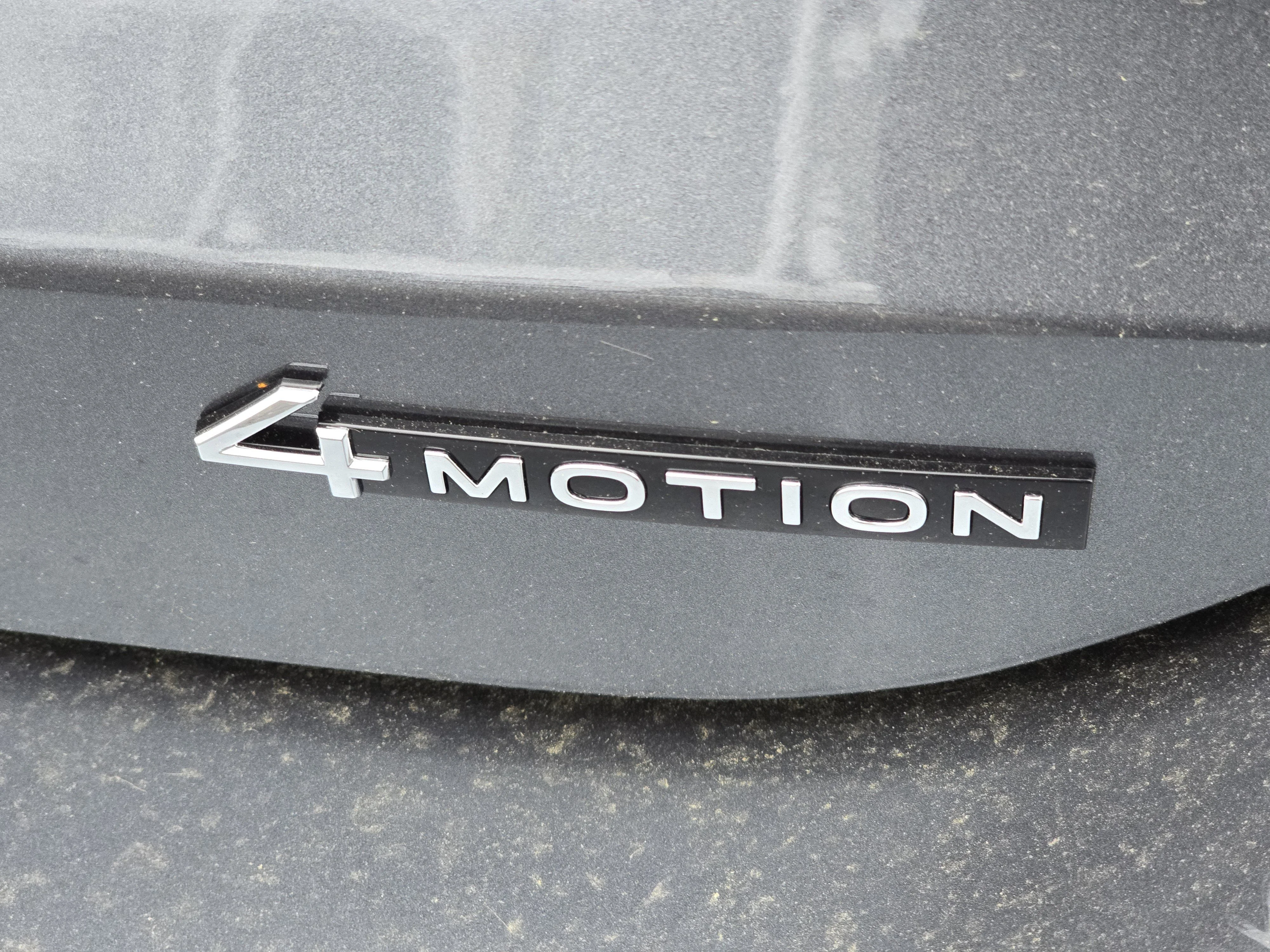 New 2026 Platinum Gray Metallic Volkswagen SE image 13