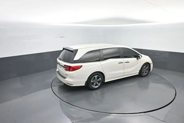 Certified Used 2018 Diamond White Honda Touring image 30
