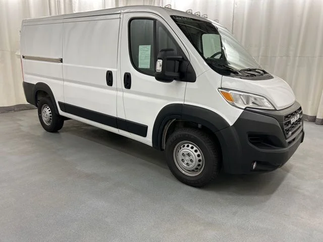 Used 2025 White Ram Base image 2