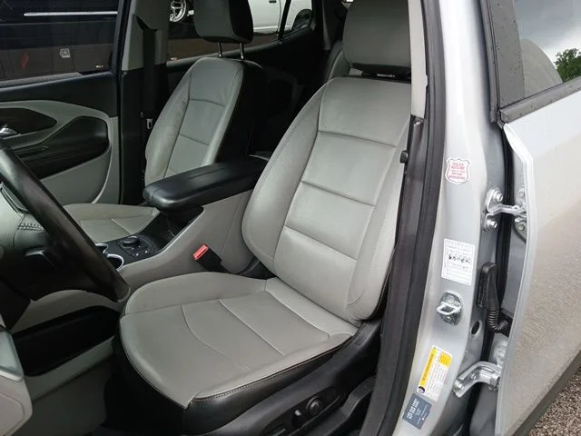 Used 2020 Silver GMC SLT image 28