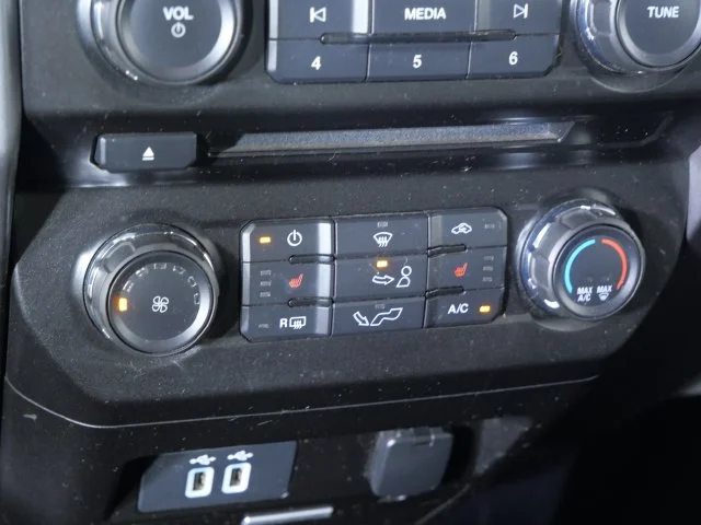 Used 2016 Blue Ford XLT image 25