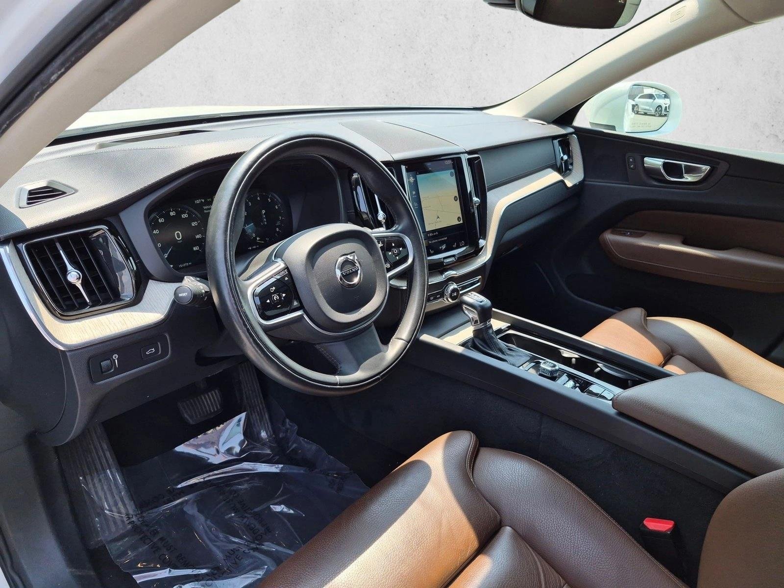 Used 2018 Crystal White Metallic Volvo Inscription image 10