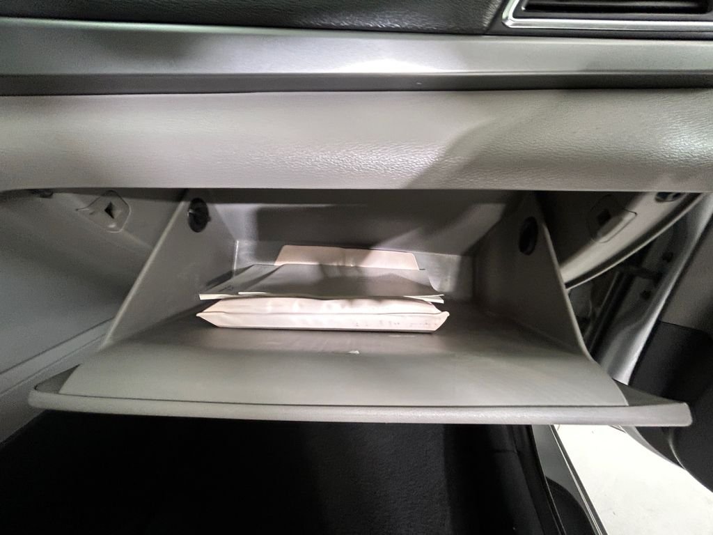 Used 2017 Silver Hyundai SE image 28