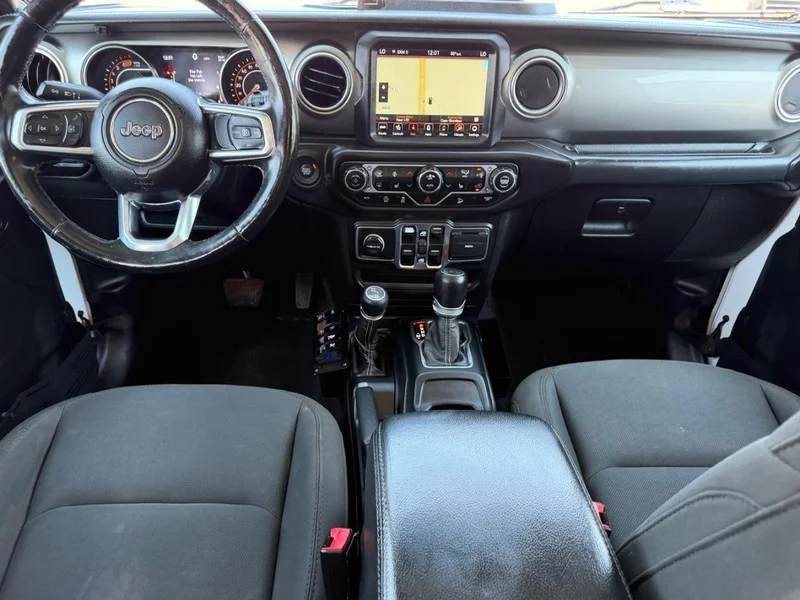 Certified Used 2019 Bright White Clearcoat Jeep Sahara image 10