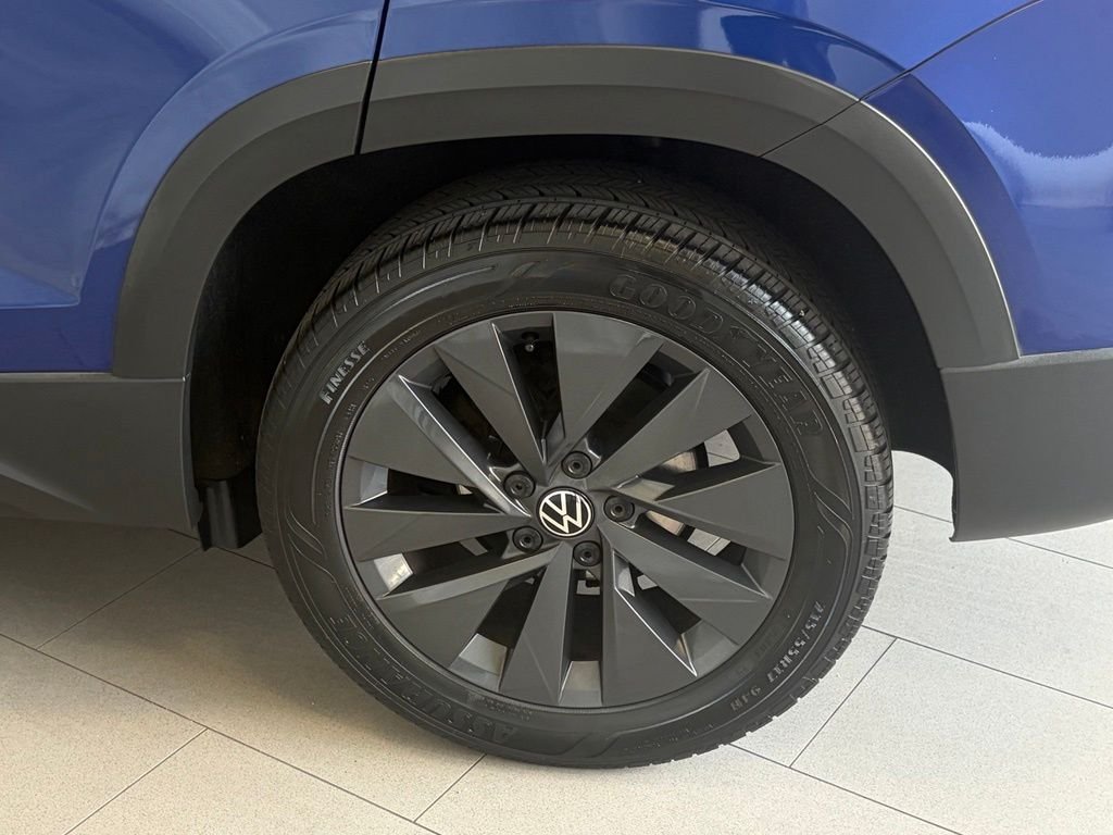 Certified Used 2023 Blue Metallic Volkswagen 1.5T S image 7
