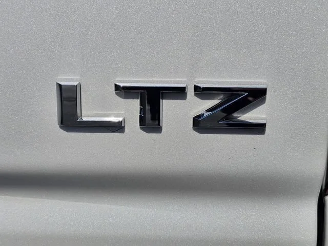 Used 2023 Iridescent Pearl Tricoat Chevrolet LTZ image 11