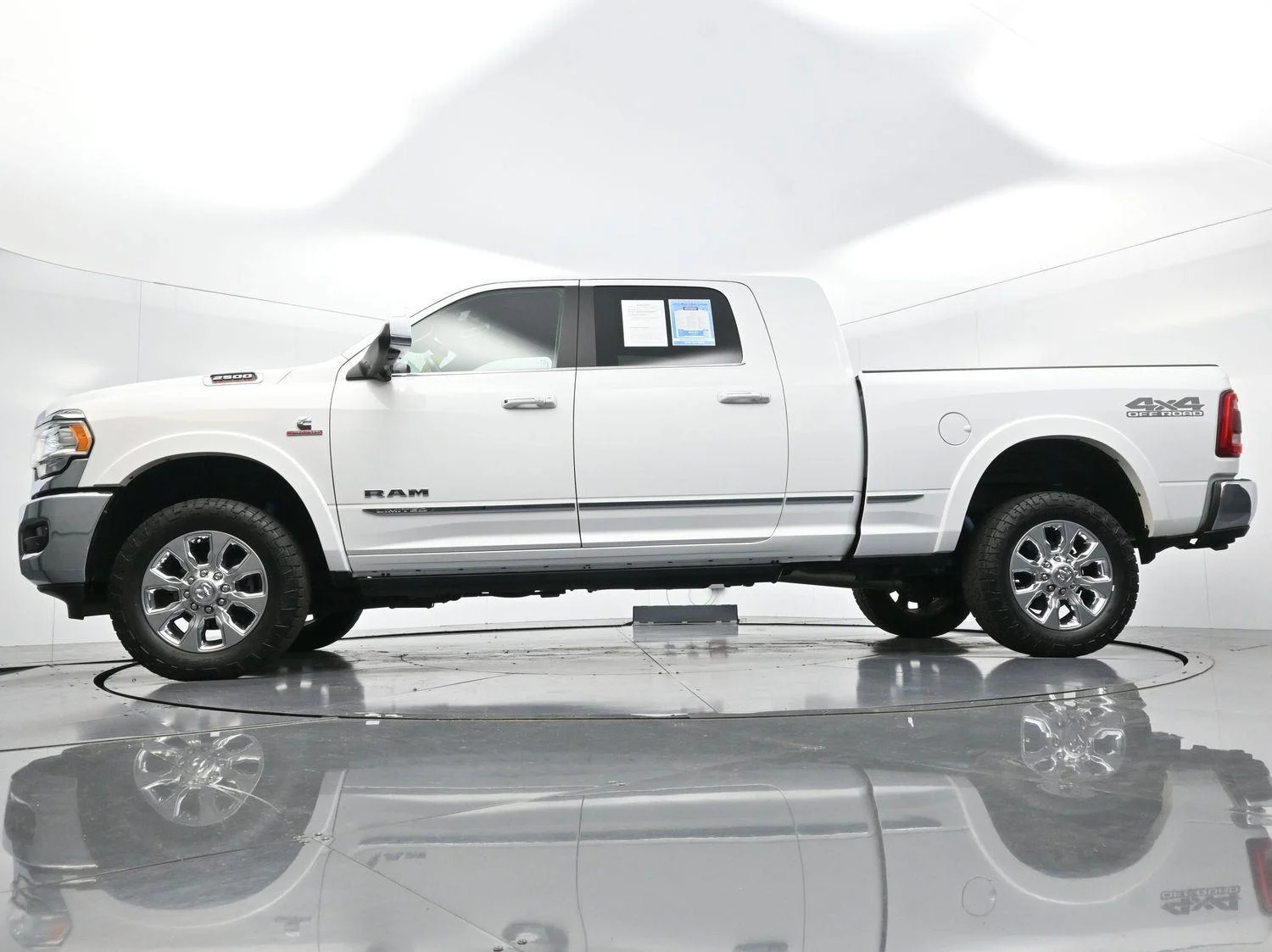 Used 2020 Bright White Clearcoat Ram Limited image 44
