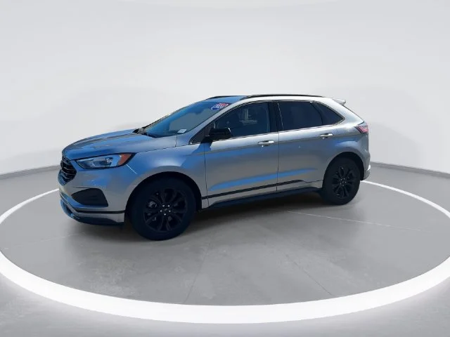 Used 2024 Silver Ford SE image 3