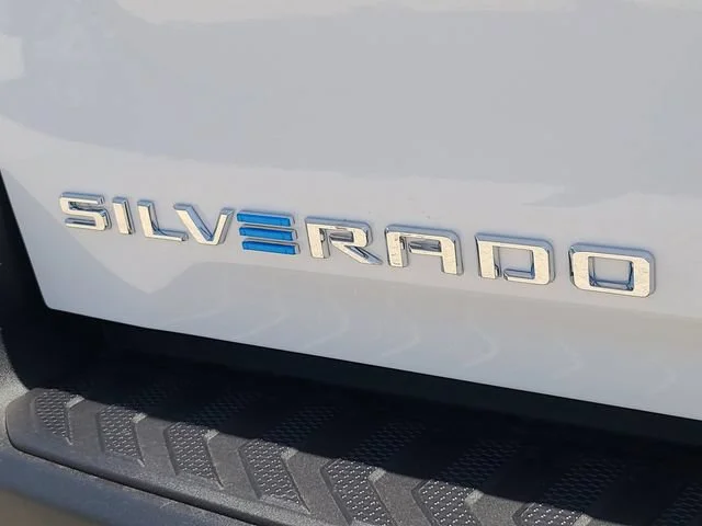 New 2026 Summit White Chevrolet LT - Extended Range image 9