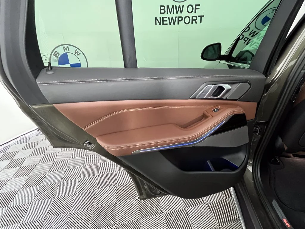 Certified Used 2025 Green Metallic BMW xDrive40i image 27
