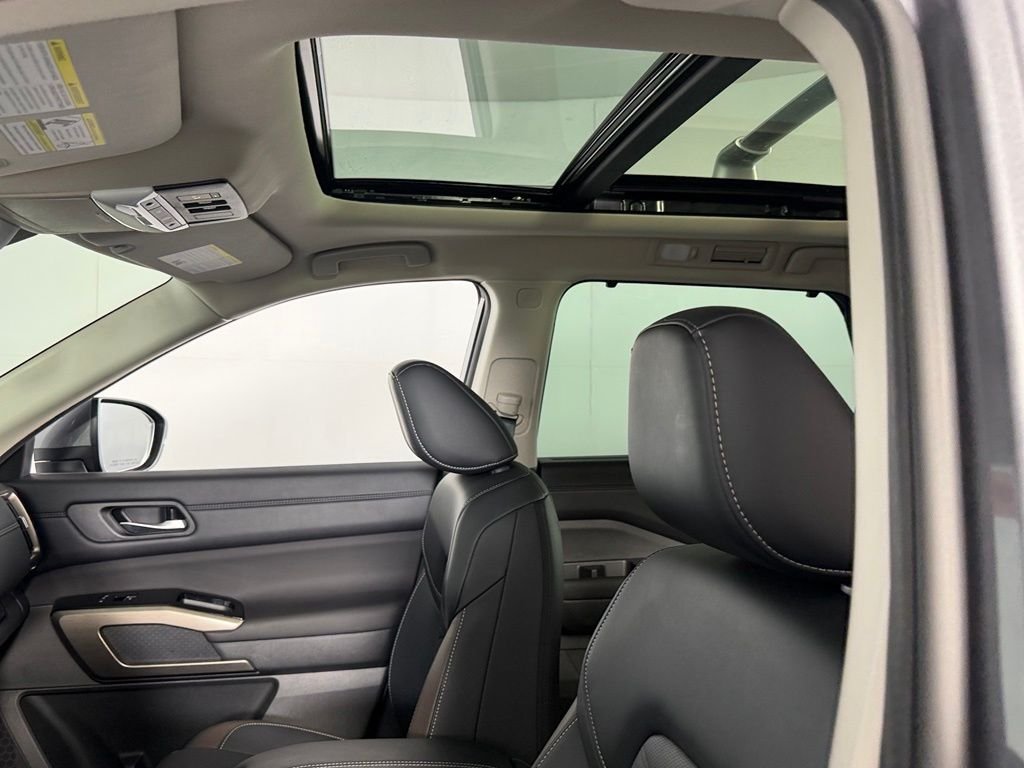 2025 Nissan Pathfinder Platinum - Photo 20