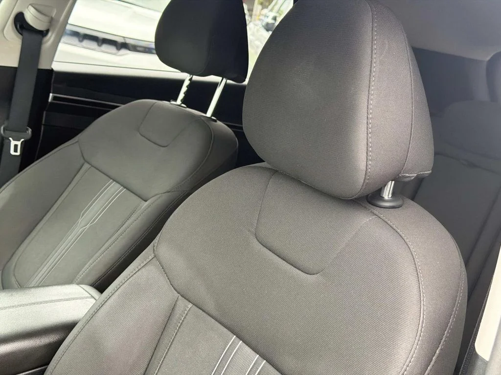 Used 2023 Black Hyundai SEL image 17