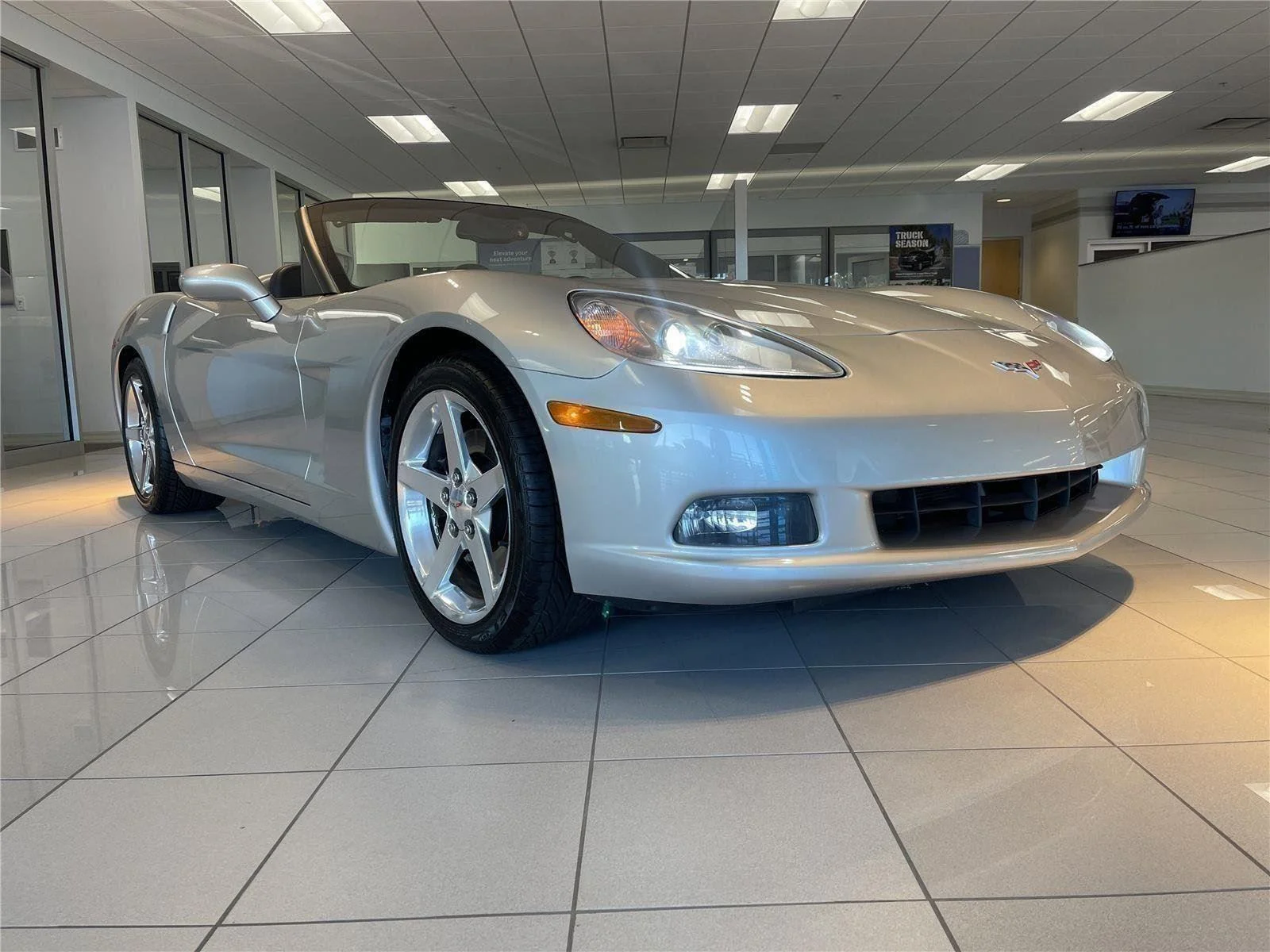 Used 2006 Machine Silver Metallic Chevrolet 2DR CONV image 7