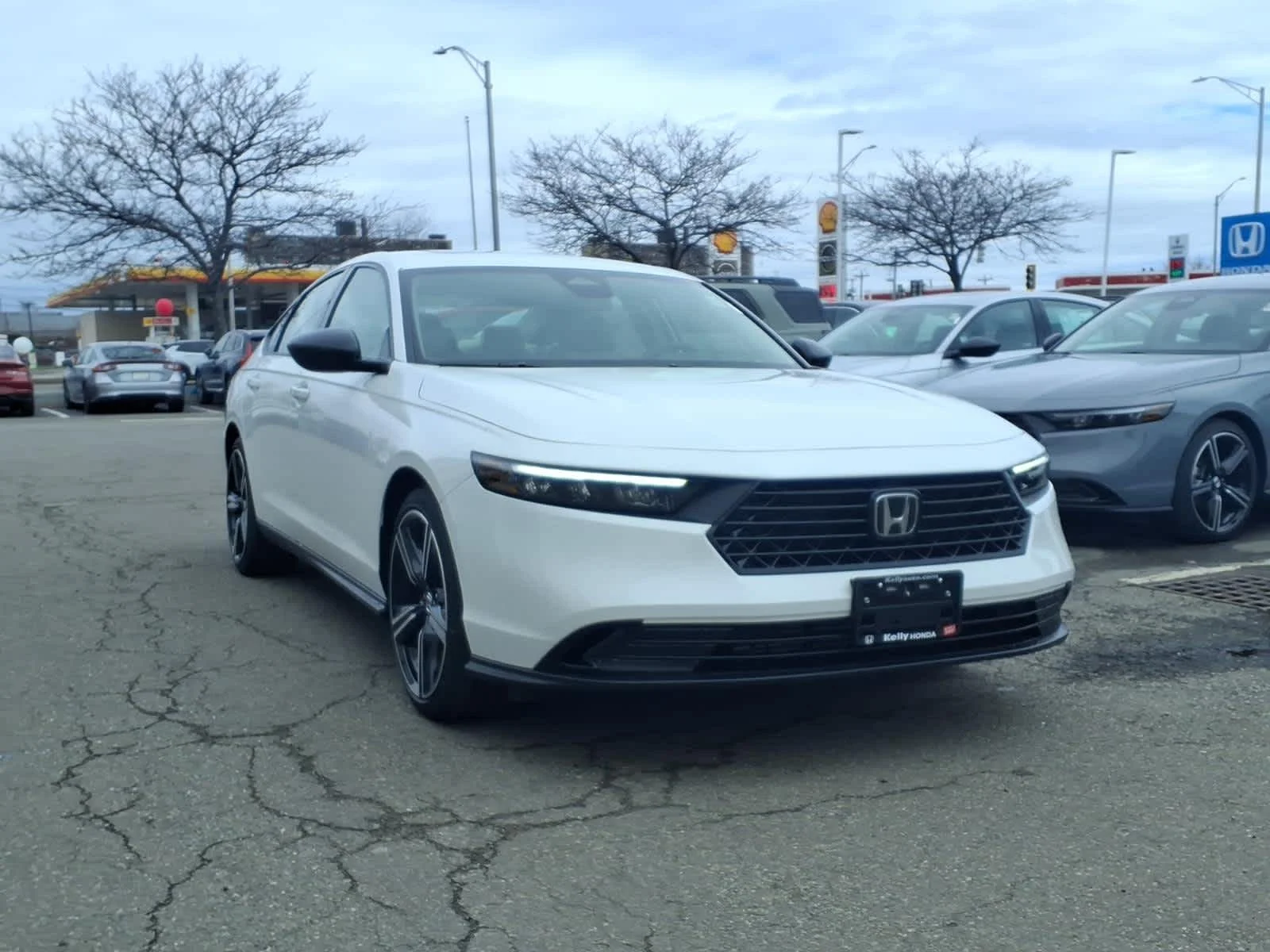 New 2026 Platinum White Pearl Honda SE image 2