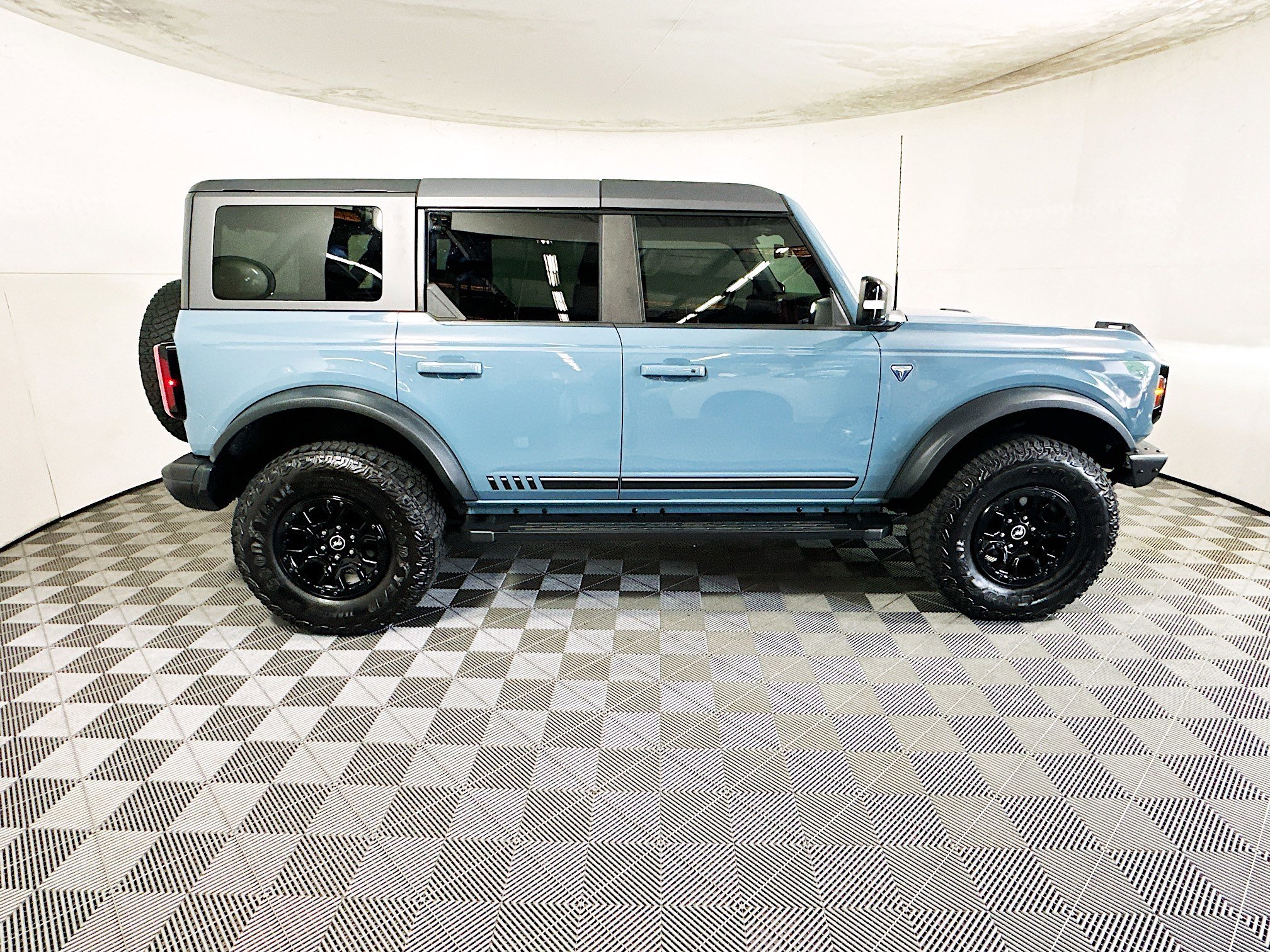 2021 Ford Bronco thumbnail 4