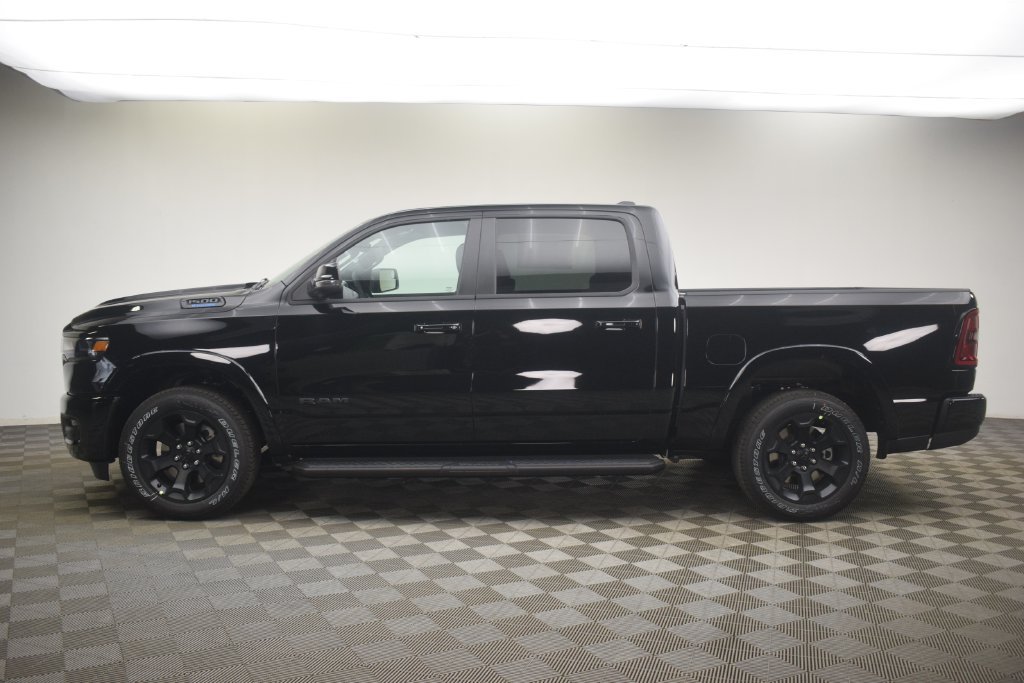 New 2026 Diamond Black Crystal Pearl-Coat Exterior Paint RAM Big Horn/Lone Star image 12