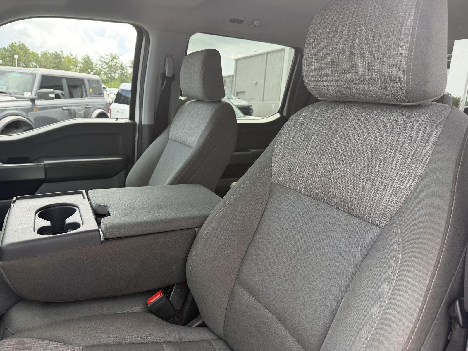 Used 2025 Oxford White Ford XLT image 29