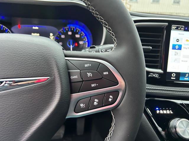 2026 Chrysler Pacifica Select - Photo 15