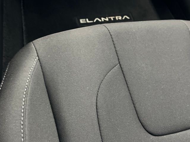 2025 Hyundai Elantra SEL - Photo 11