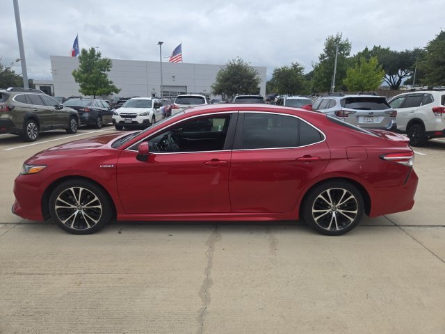 Used 2020 Supersonic Red Toyota SE image 5