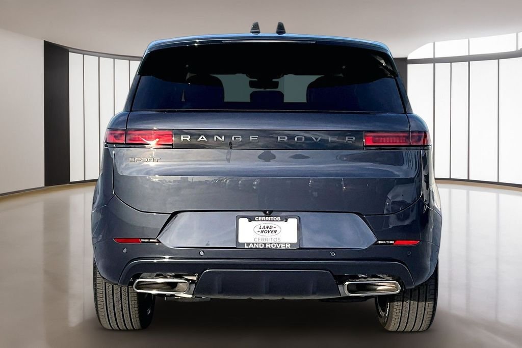 New 2026 VARESINE BLUE Land Rover Dynamic SE image 4
