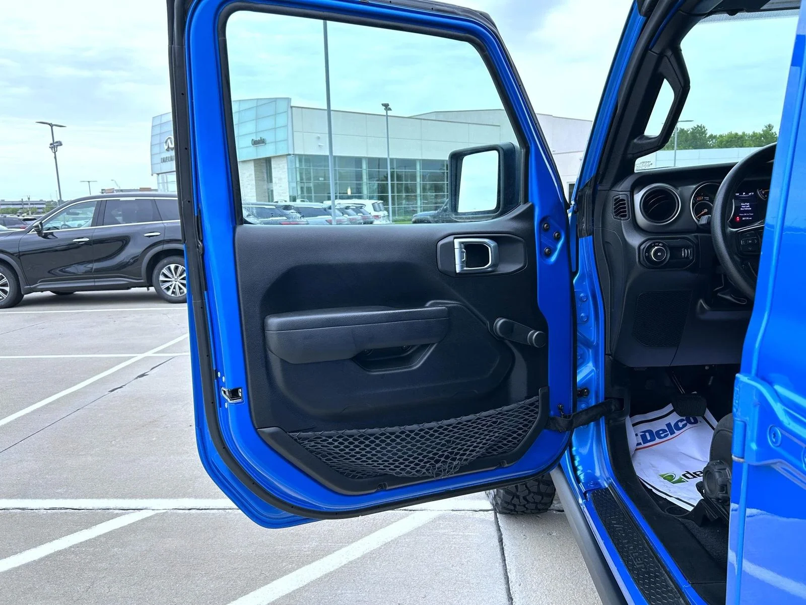 Used 2023 Blue Jeep Willys image 9