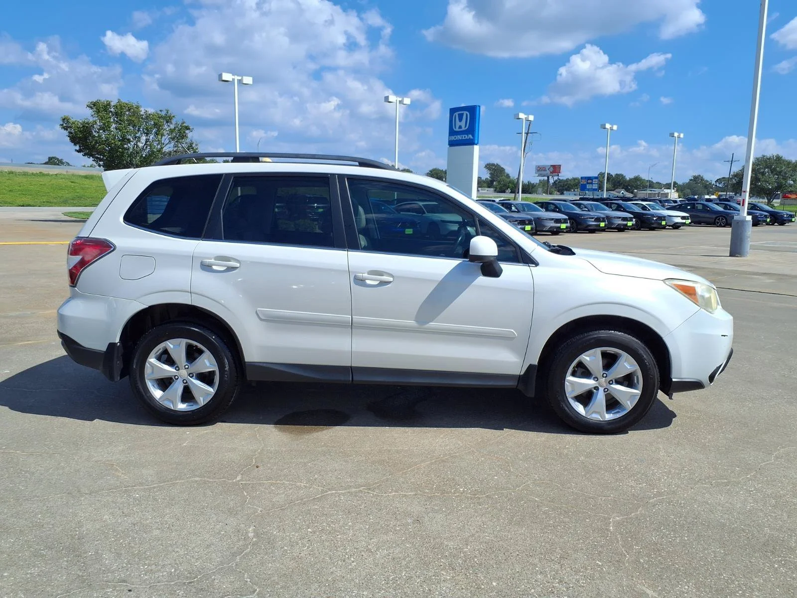 Used 2015 White Subaru 2.5i Limited image 7