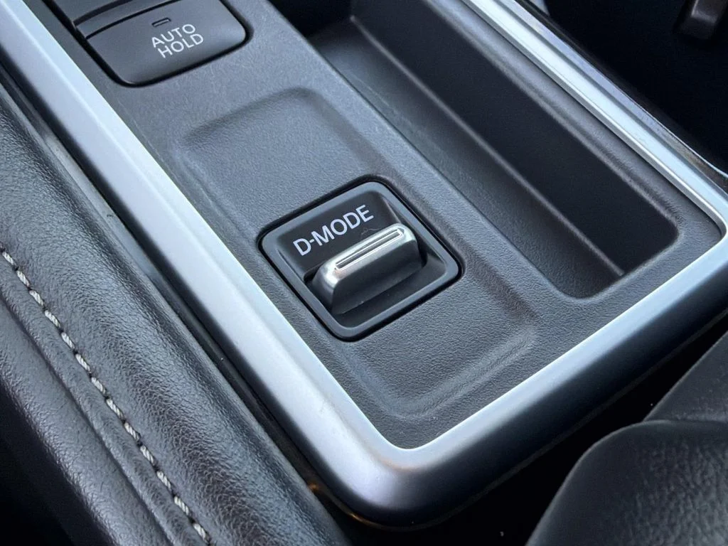 Used 2025 GUN METALLIC Nissan SV image 19