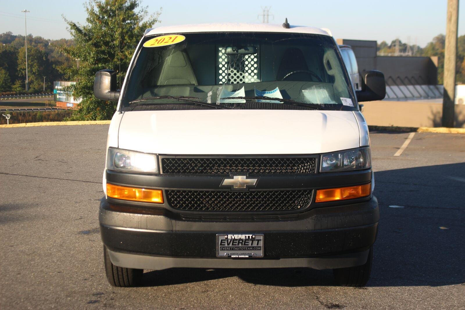 Used 2021 SUMMIT WHITE Chevrolet RWD 2500 155" image 2