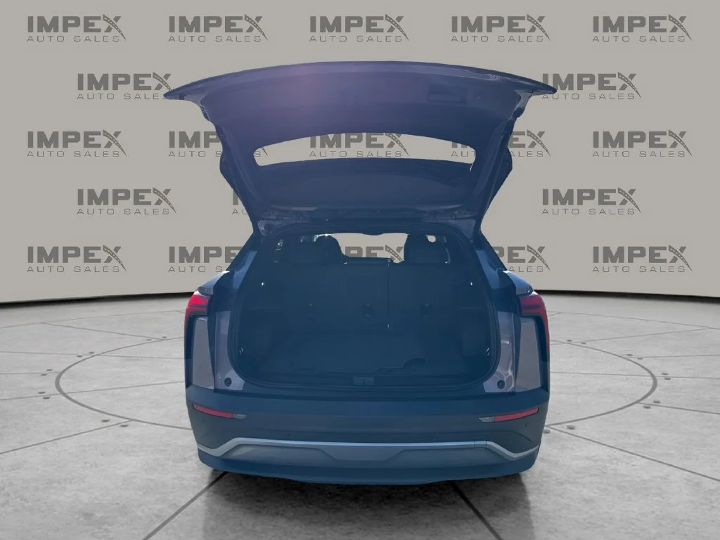 Used 2024 Gray Chevrolet LT image 26