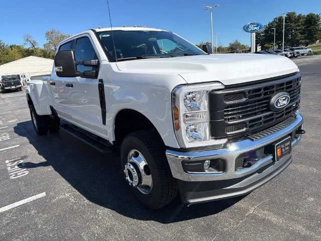 New 2027 Oxford White Ford F-350® XL image 34