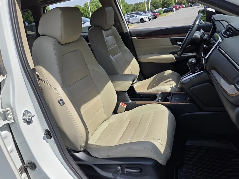 Used 2022 Platinum White Pearl Honda TOURING image 18