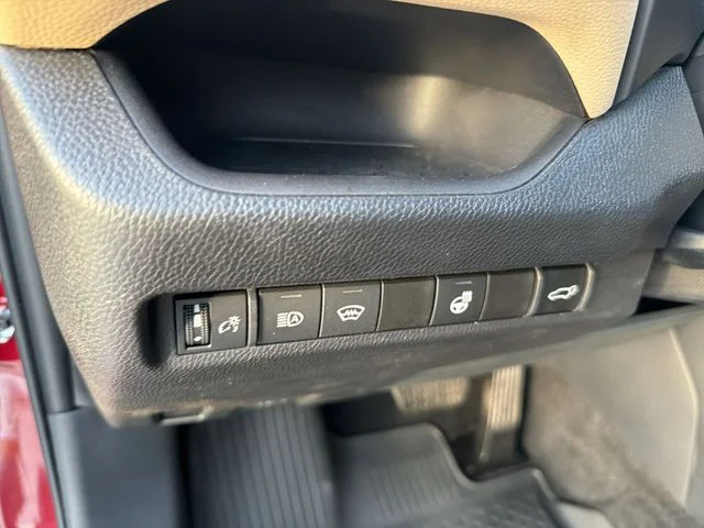 2024 Toyota RAV4 XLE Premium - Photo 11