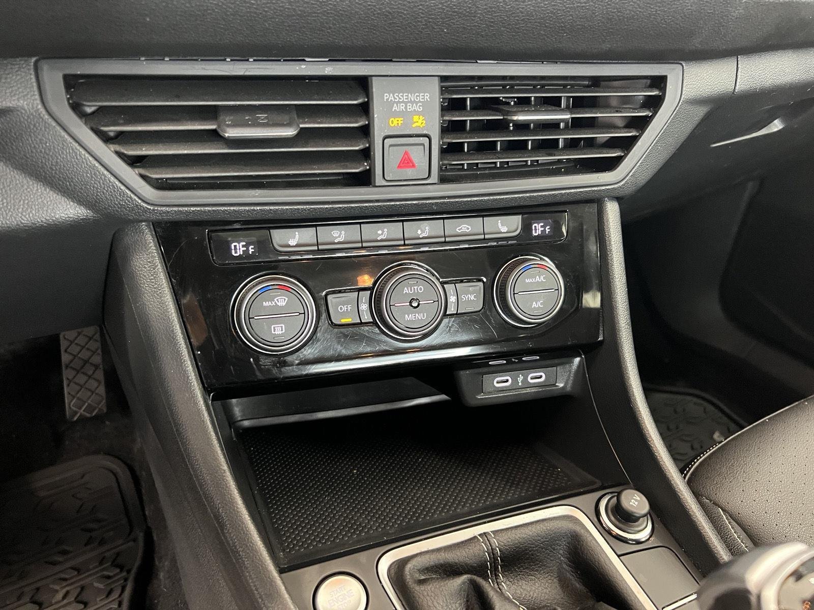 2023 Volkswagen Jetta SE - Photo 18