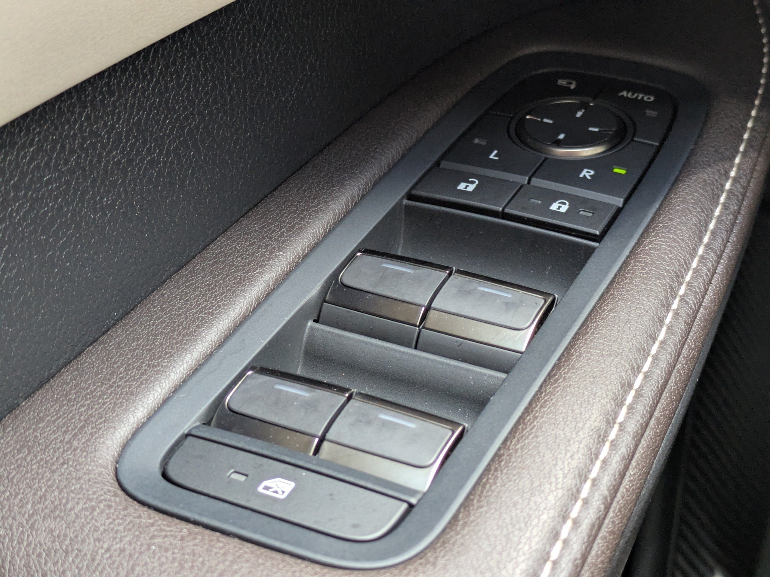 2023 Lexus RX 350 - Photo 26