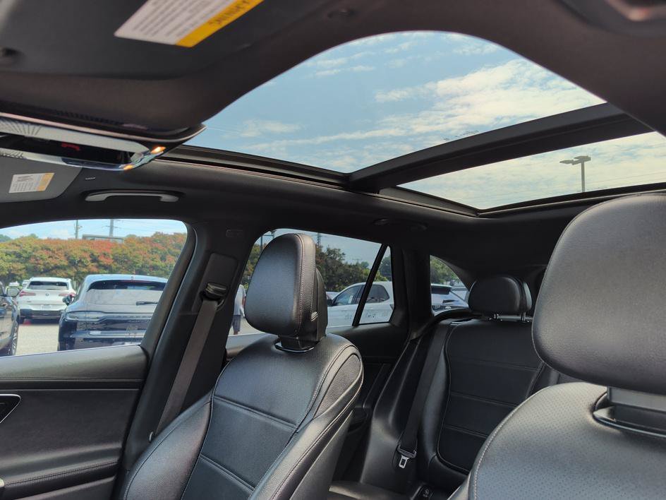 Used 2025 Black Mercedes-Benz GLC 300 image 27