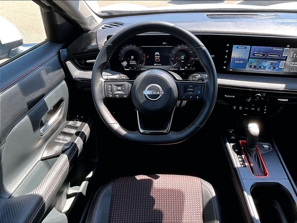 Used 2025 White Nissan SR image 17