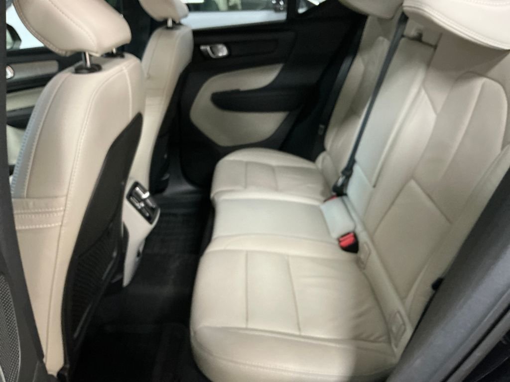 Used 2023 Black Volvo B5 Plus Dark Theme image 27