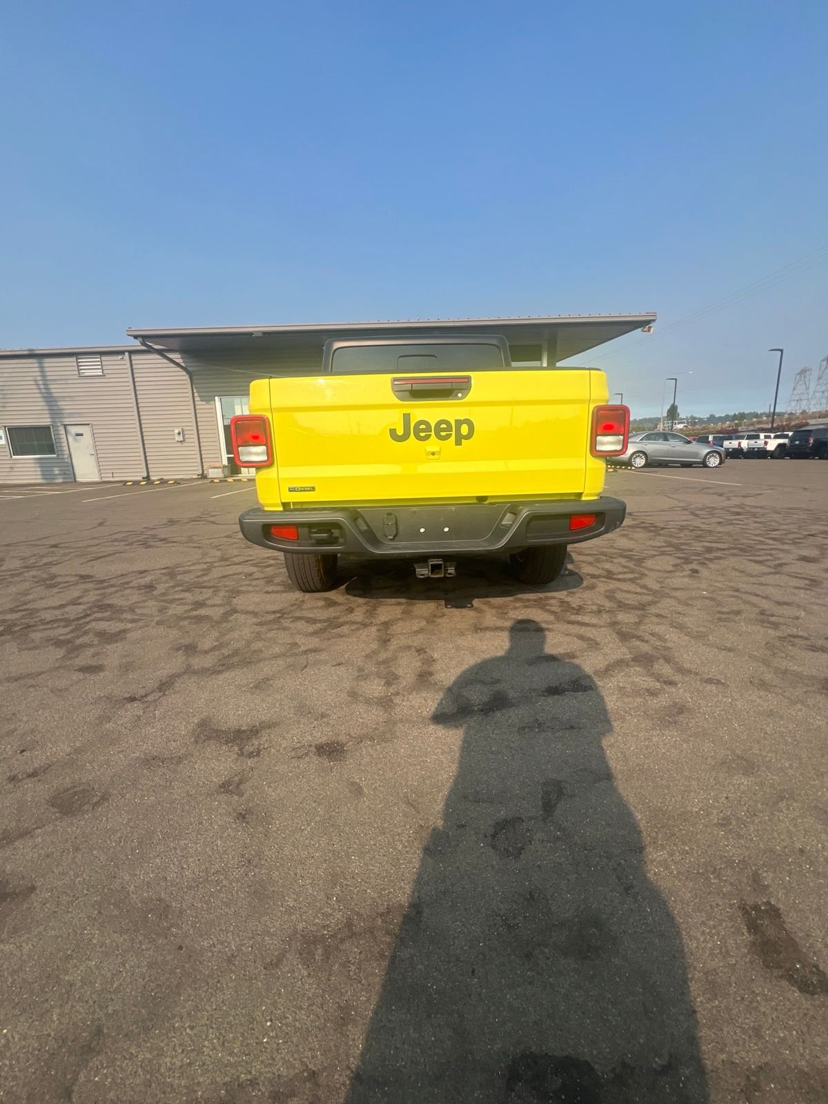 Used 2023 High Velocity Clearcoat Jeep Sport S image 3