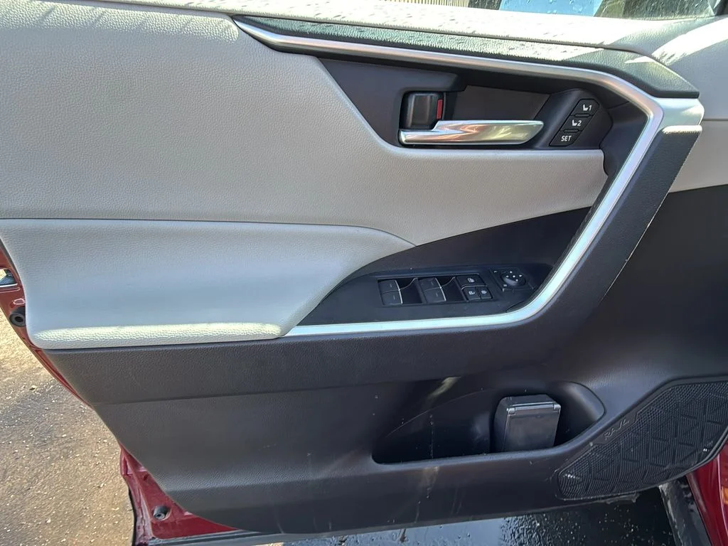 2024 Toyota RAV4 XLE Premium - Photo 8