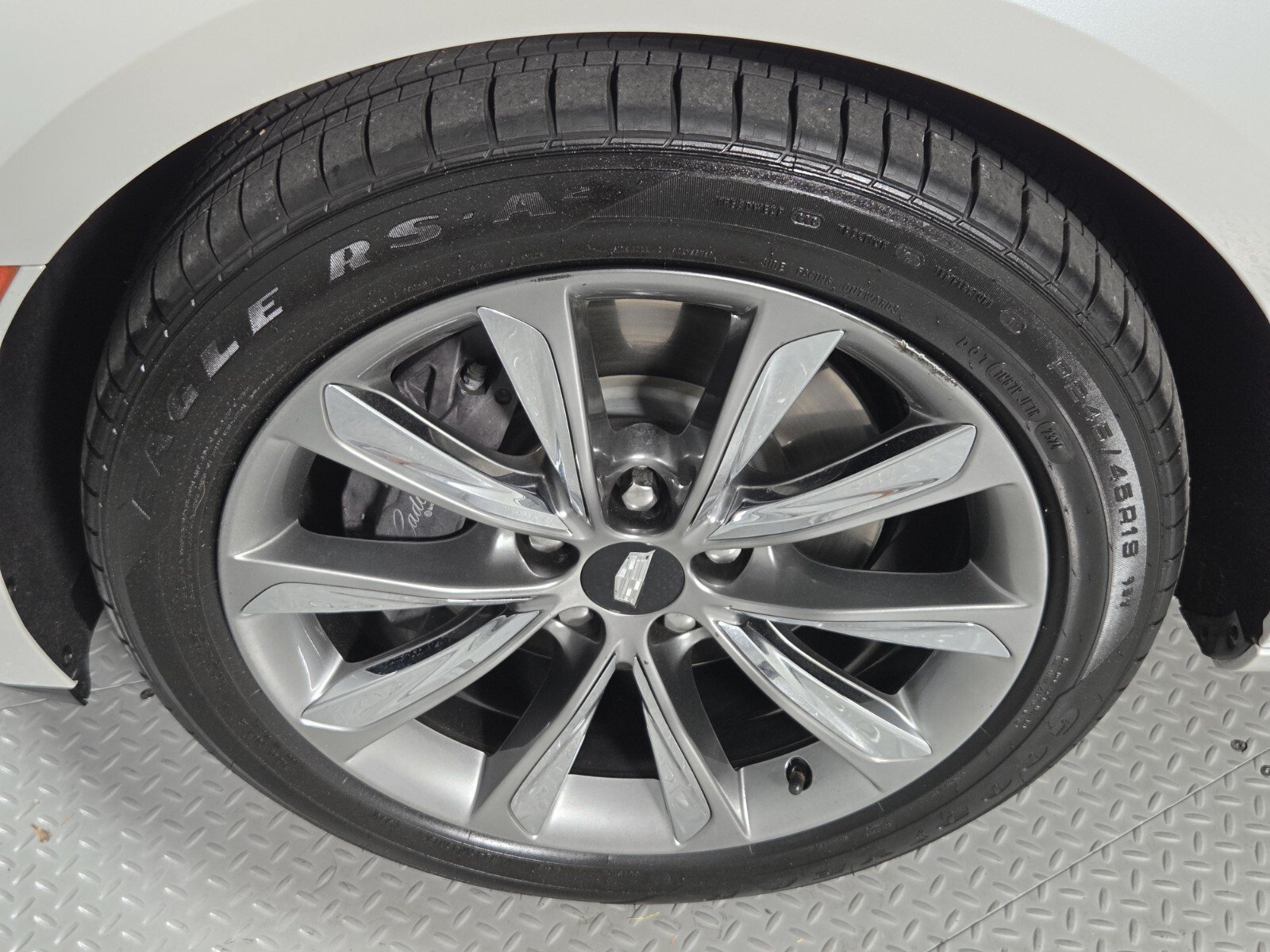 Used 2016 CRYSTAL WHITE TRICOAT Cadillac STD image 9