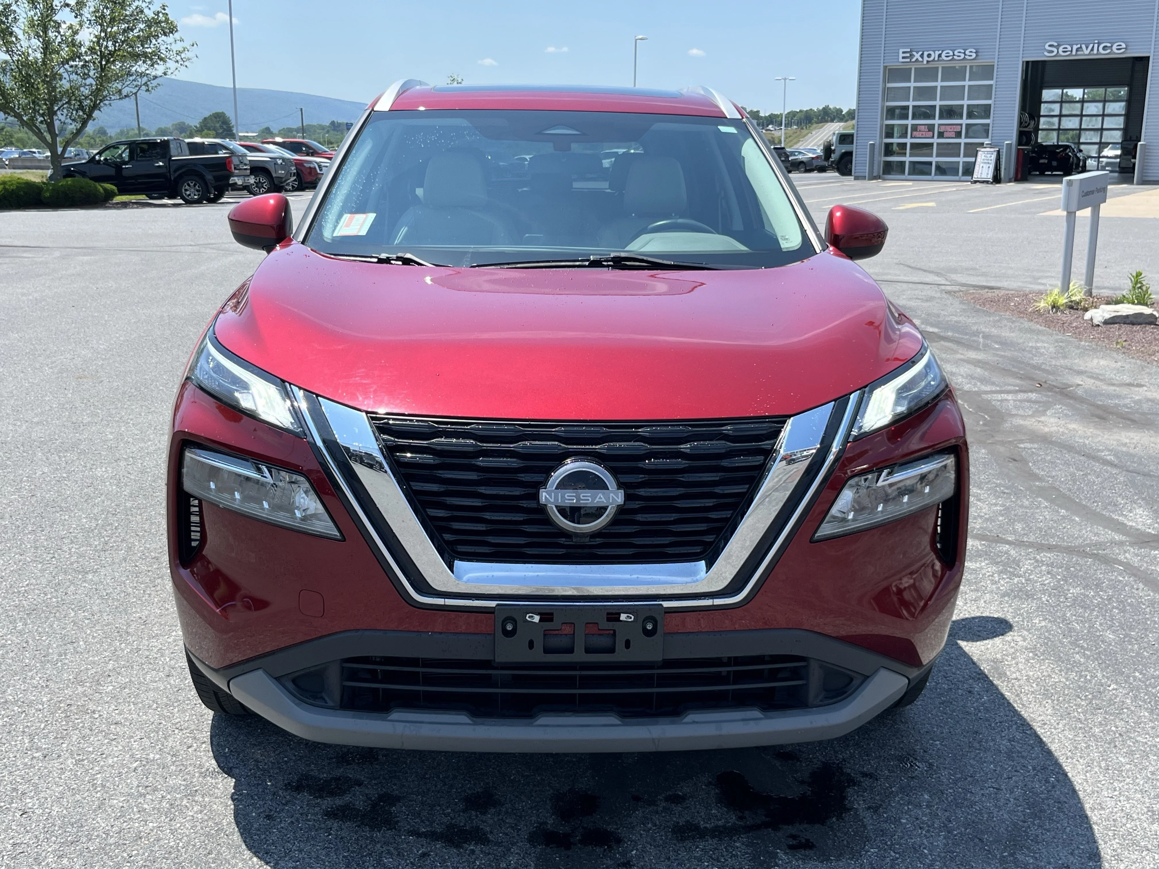 Used 2023 Scarlet Nissan SV image 12