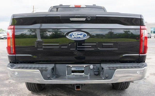 Used 2024 Black Ford XLT image 7