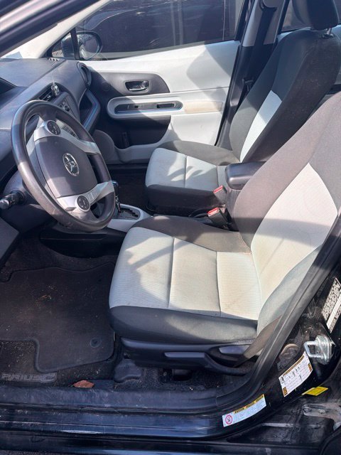 Used 2013 Black Toyota  image 17