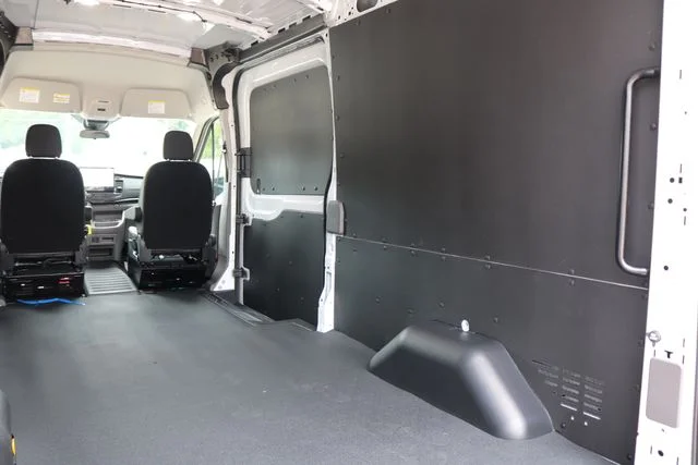 New 2026 Oxford White Ford Cargo Van image 33