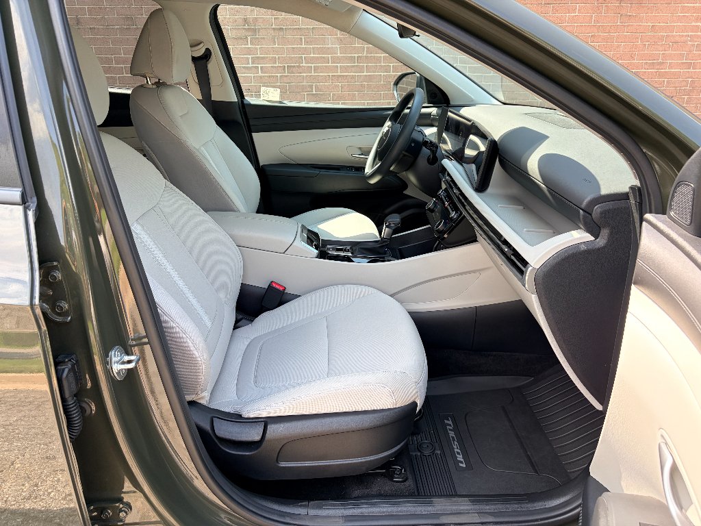 Certified Used 2025 Rockwood Green Hyundai SEL image 22